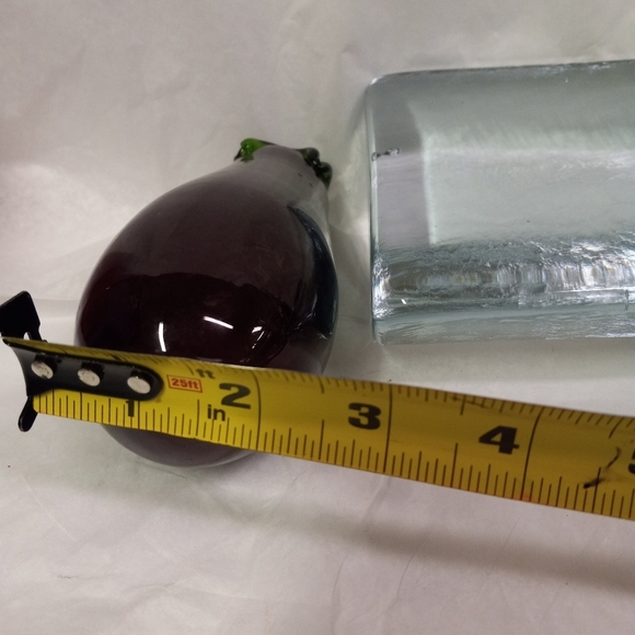 VINTAGE Greenbrier Int'l Glass Eggplant Vegetable Decoration - Picture 6 of 6